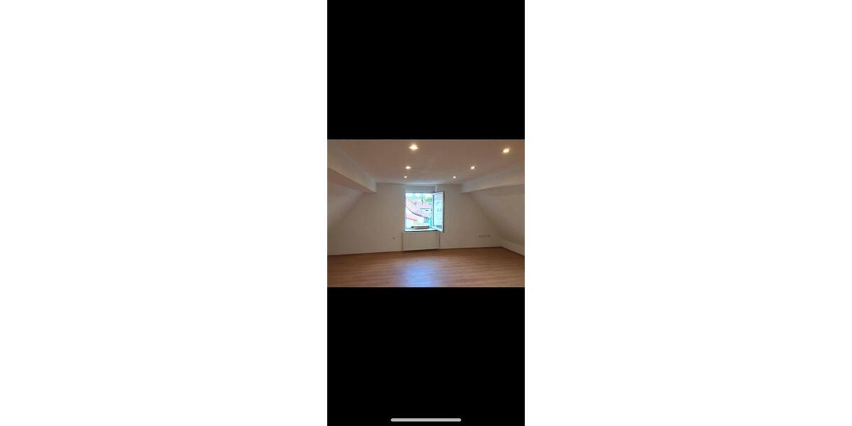 Dachgeschoßwohnung Hechingen - 3 Zimmer, 80 m&sup2;, 750&euro; | Angebot:25838295