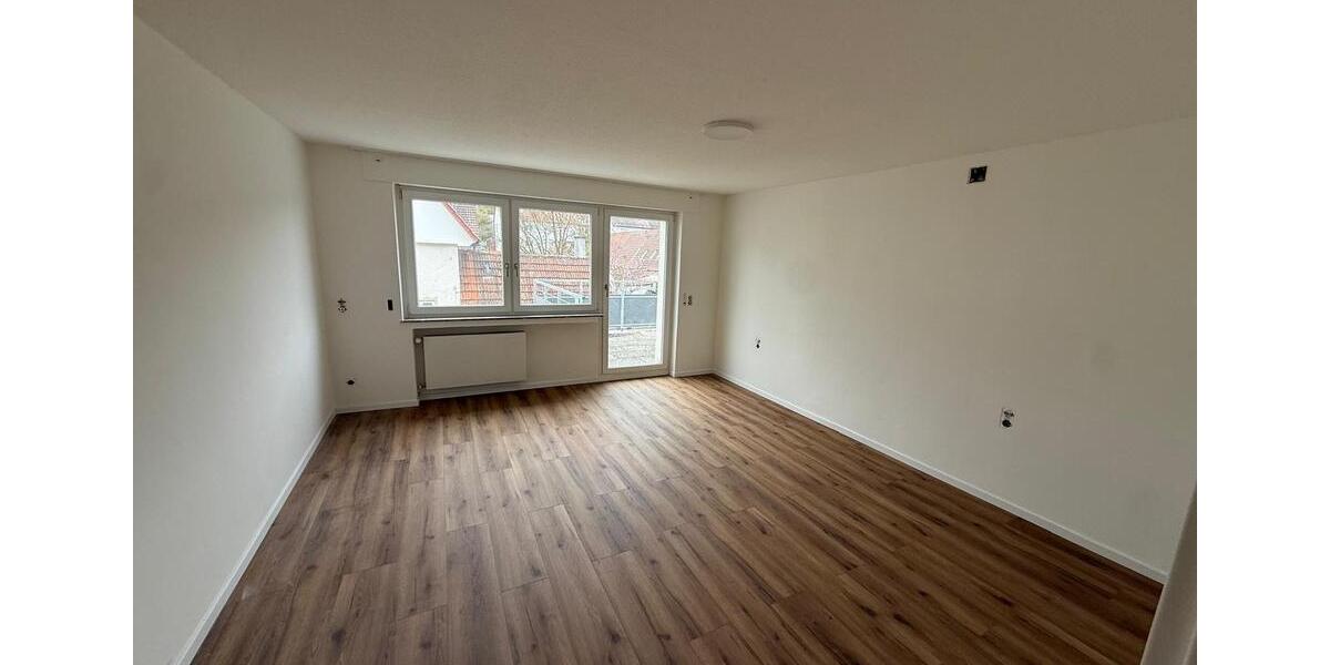 Etagenwohnung Nürtingen - 8 Zimmer, 165 m&sup2;, 1.930&euro; | Angebot:25942991