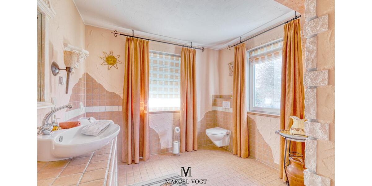 Einfamilienhaus Hülben - 8.5 Zimmer, 337 m&sup2;, 4.620&euro; | Angebot:23816966