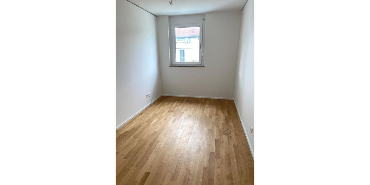 Etagenwohnung Esslingen am Neckar Hegensberg - 4 Zimmer, 77 m&sup2;, 1.400&euro; | Angebot:25491528