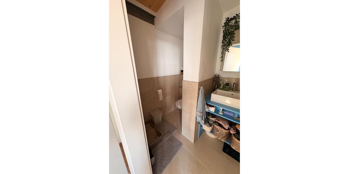 Dachgeschoßwohnung Leinfelden-Echterdingen Echterdingen - 2.5 Zimmer, 70 m&sup2;, 1.280&euro; | Angebot:25982347