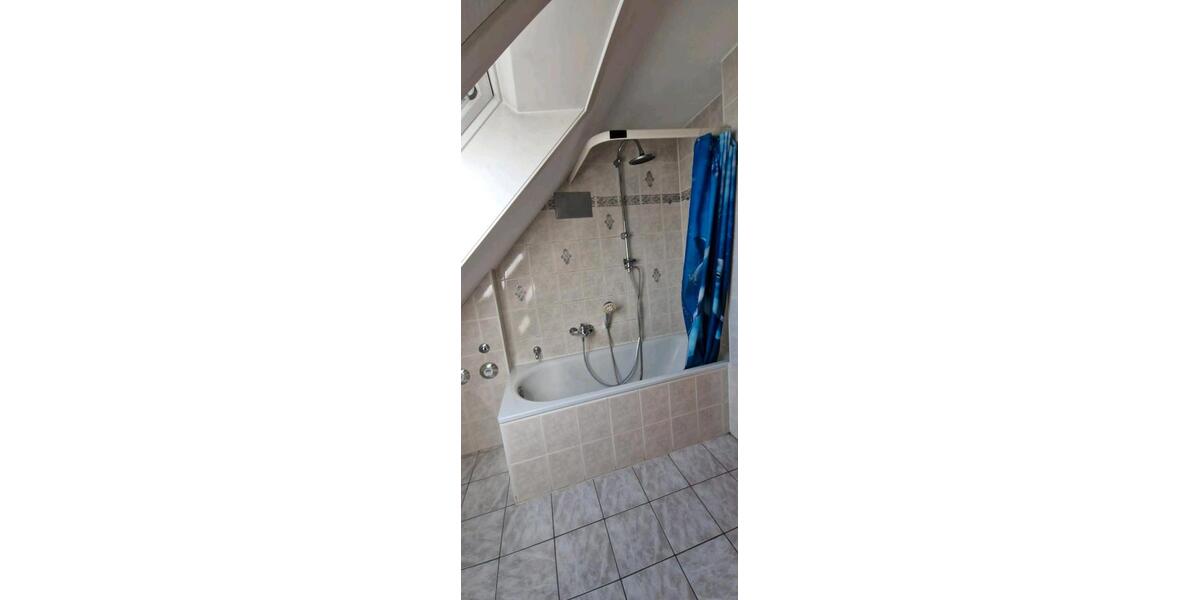 Dachgeschoßwohnung Ehningen - 3 Zimmer, 83 m&sup2;, 900&euro; | Angebot:27597266