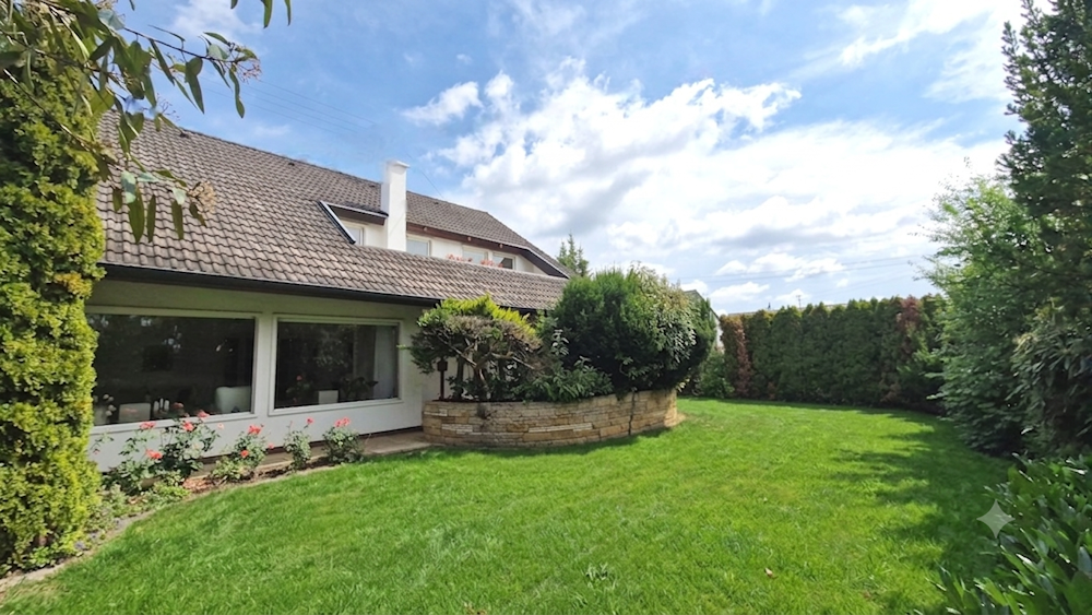 Einfamilienhaus Herrenberg - 6.5 Zimmer, 223 m&sup2;, 840.000&euro; | Angebot:27054121