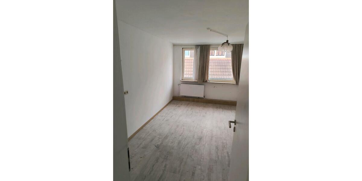 Etagenwohnung Sonnenbühl - 5 Zimmer, 109 m&sup2;, 1.200&euro; | Angebot:25392236