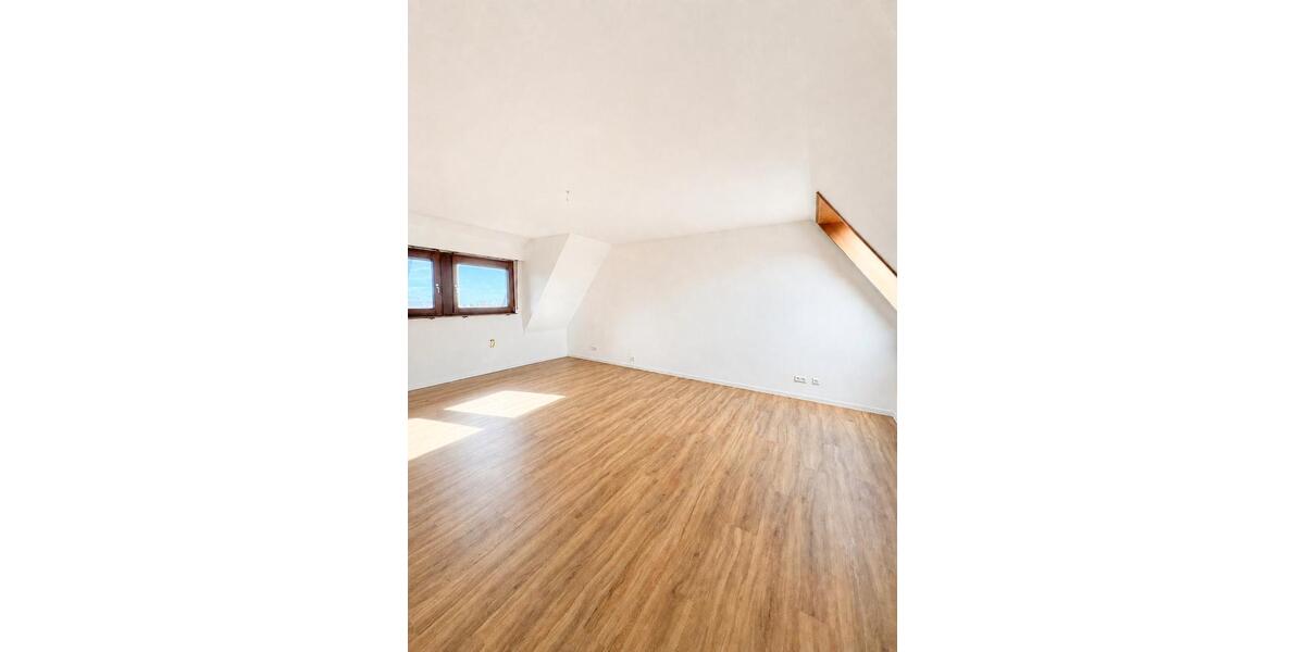 Dachgeschoßwohnung Kirchheim unter Teck - 4 Zimmer, 146 m&sup2;, 1.850&euro; | Angebot:27543065