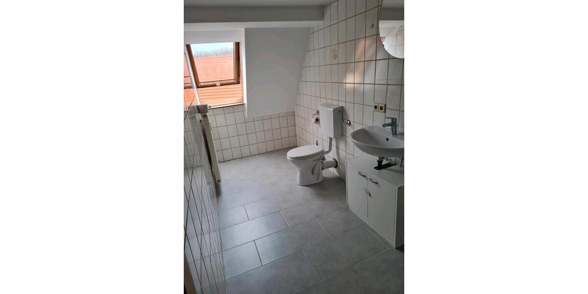 Etagenwohnung Rottenburg am Neckar - 4 Zimmer, 115 m&sup2;, 1.000&euro; | Angebot:25168067