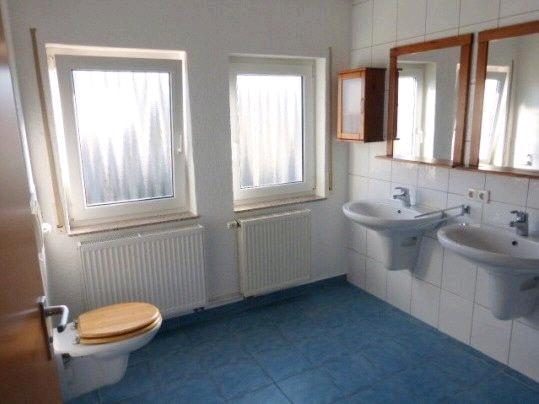 Dachgeschoßwohnung Ehningen - 3 Zimmer, 90 m&sup2;, 970&euro; | Angebot:25570912