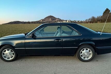 Mercedes-Benz 220 106.000 km 15.900 &euro; Eningen 72800