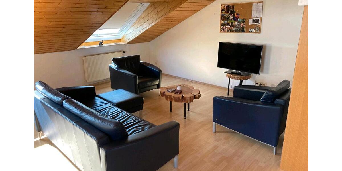 Dachgeschoßwohnung Reutlingen Altenburg - 3 Zimmer, 68 m&sup2;, 800&euro; | Angebot:26550324