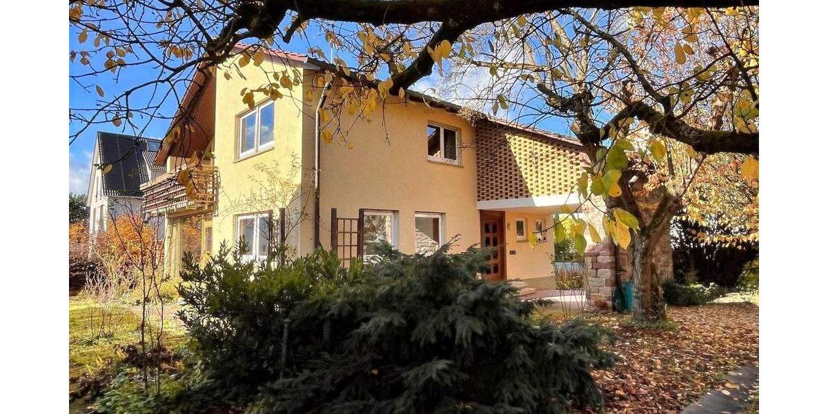 Einfamilienhaus Herrenberg - 7 Zimmer, 200 m&sup2;, 833.000&euro; | Angebot:25704264