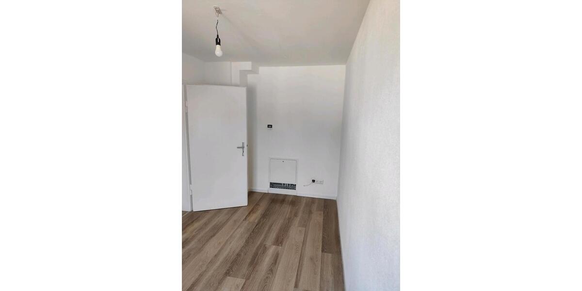 Reihenhaus Esslingen am Neckar Pliensauvorstadt - 4 Zimmer, 106 m&sup2;, 1.450&euro; | Angebot:26611083
