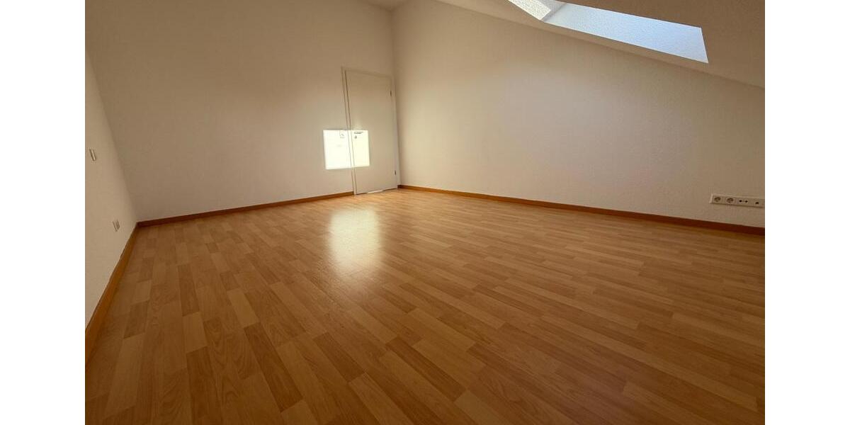 Doppelhaushälfte Herrenberg - 7 Zimmer, 156 m&sup2;, 2.280&euro; | Angebot:25818930