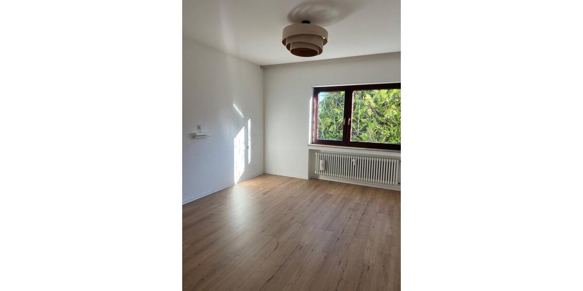 Einfamilienhaus Bad Urach - 8 Zimmer, 187 m&sup2;, 529.000&euro; | Angebot:27545339