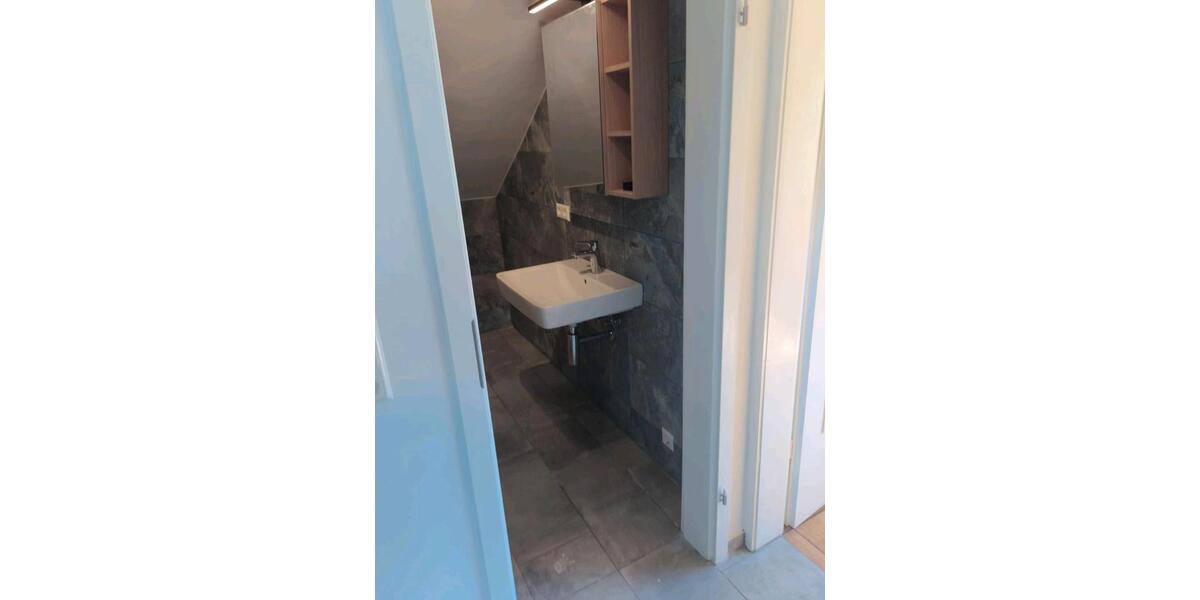 Dachgeschoßwohnung Esslingen am Neckar Pliensauvorstadt - 2 Zimmer, 44 m&sup2;, 840&euro; | Angebot:26208120
