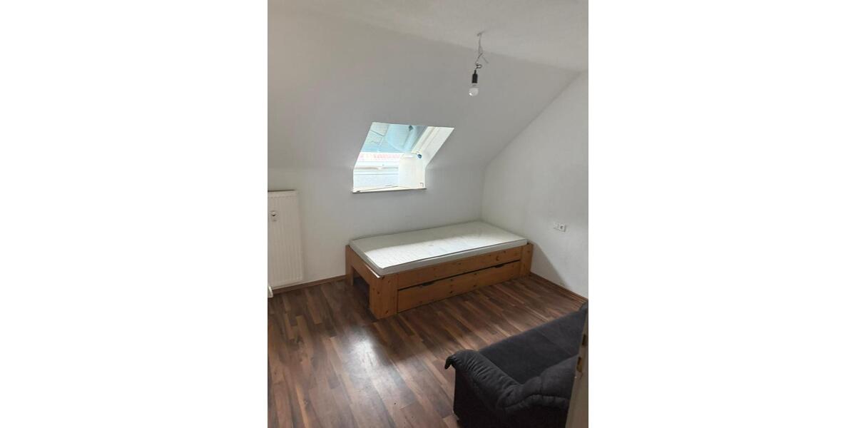 Dachgeschoßwohnung Burladingen - 5 Zimmer, 95 m&sup2;, 700&euro; | Angebot:25173359