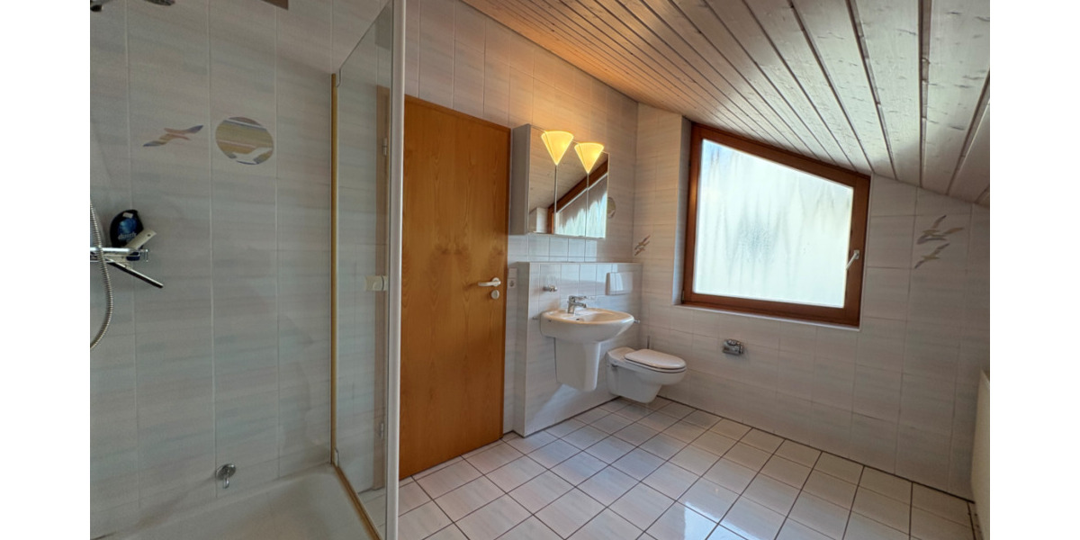 Einfamilienhaus Herrenberg - 8 Zimmer, 216 m&sup2;, 985.000&euro; | Angebot:25748797