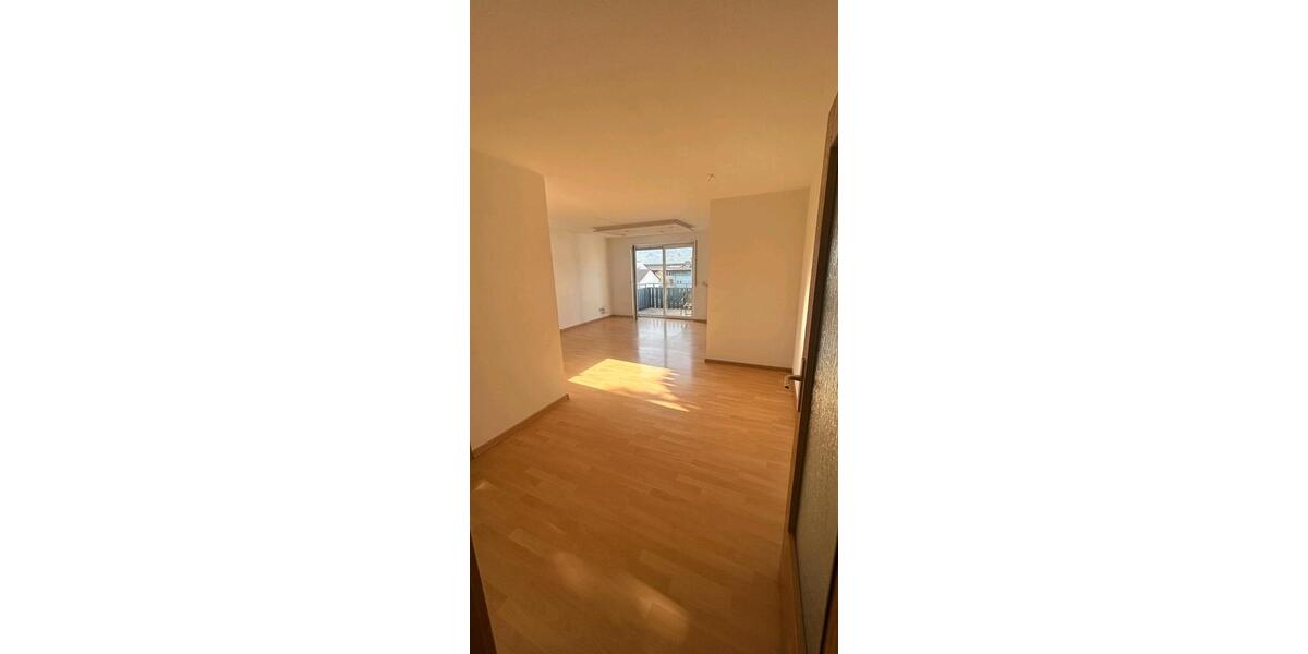 Etagenwohnung Weilheim an der Teck - 3 Zimmer, 75 m&sup2;, 1.300&euro; | Angebot:25958375