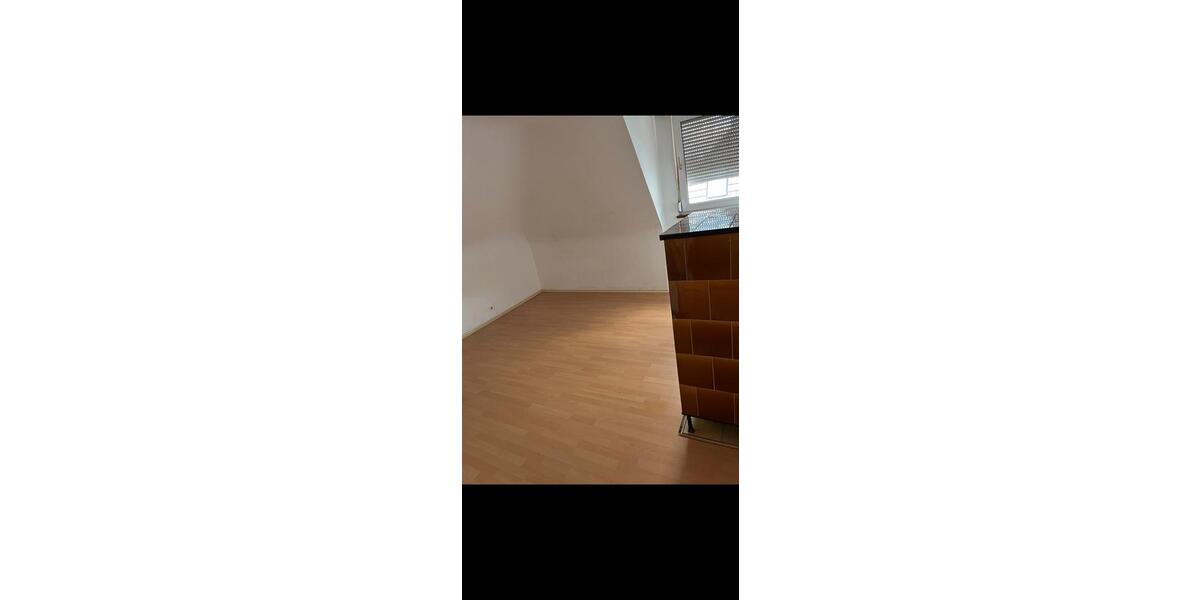 Dachgeschoßwohnung Esslingen am Neckar Oberesslingen - 2.5 Zimmer, 45 m&sup2;, 750&euro; | Angebot:26036018