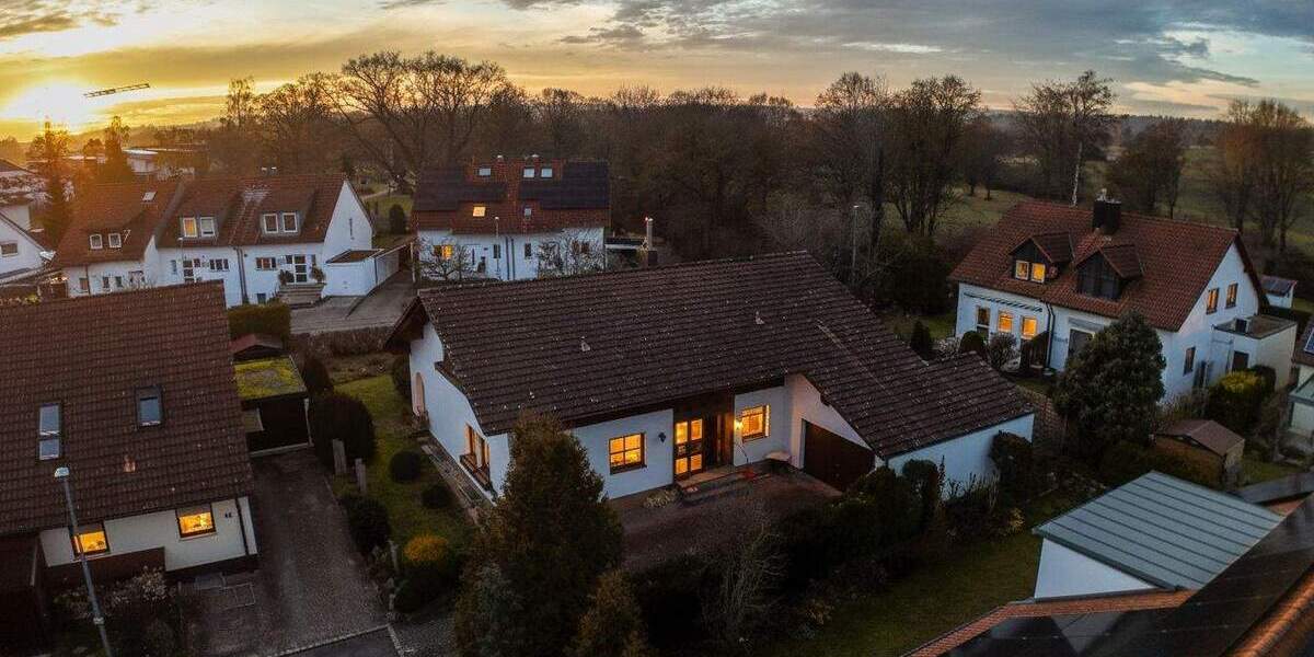 Einfamilienhaus Gärtringen - 3 Zimmer, 131 m&sup2;, 1.950&euro; | Angebot:25800926