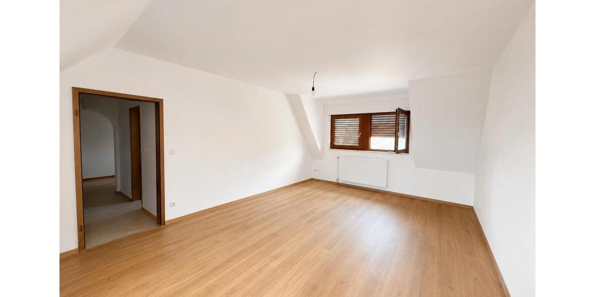 Dachgeschoßwohnung Kirchheim unter Teck - 4 Zimmer, 146 m&sup2;, 1.850&euro; | Angebot:27543065