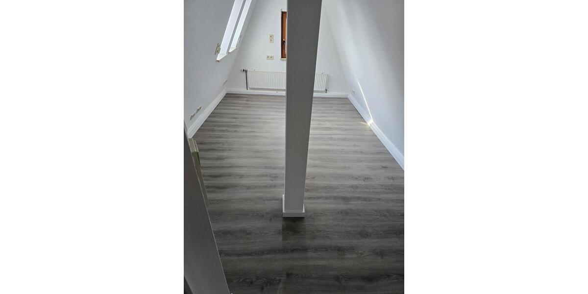 Dachgeschoßwohnung Tübingen Lustnau - 3 Zimmer, 69 m&sup2;, 1.400&euro; | Angebot:26491086