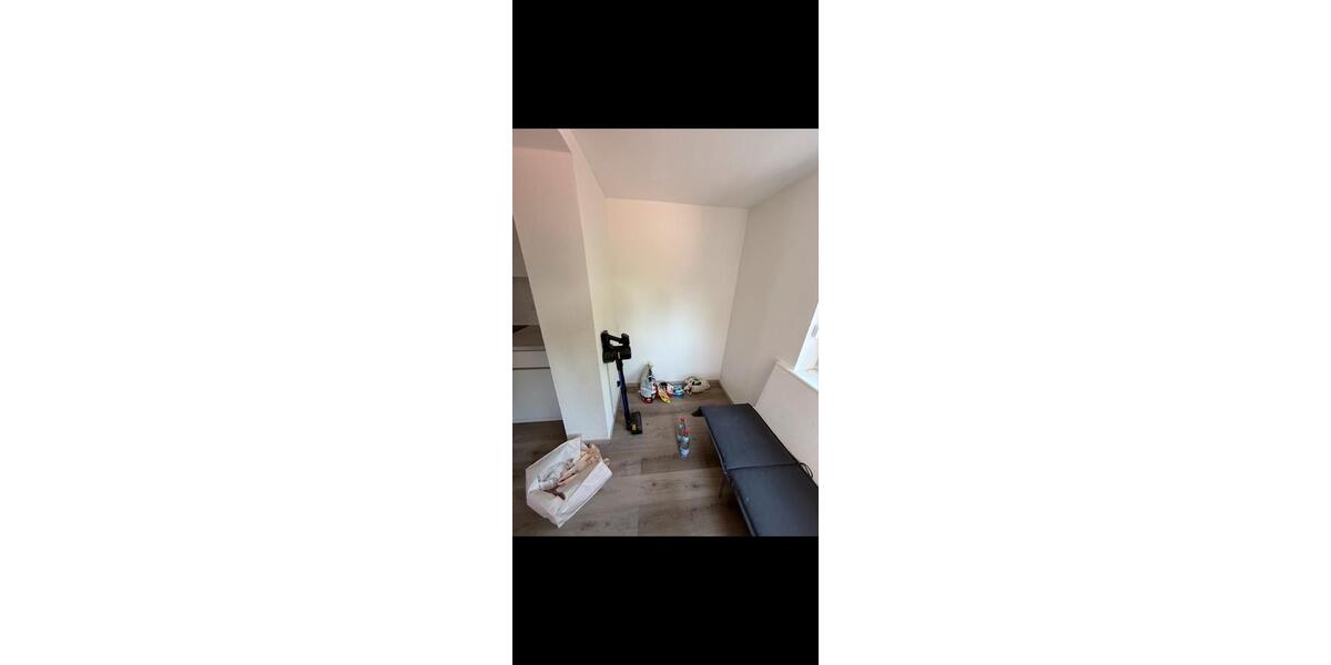 Etagenwohnung Reutlingen Altenburg - 2 Zimmer, 65 m&sup2;, 850&euro; | Angebot:27577623