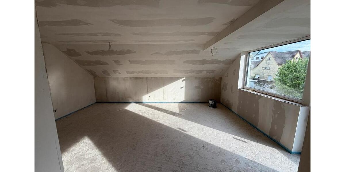 Dachgeschoßwohnung Schlaitdorf - 4 Zimmer, 107 m&sup2;, 1.500&euro; | Angebot:26486095