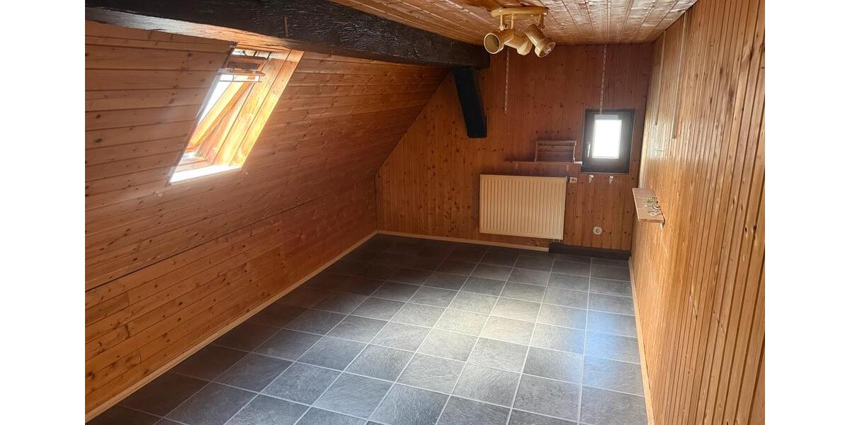 Dachgeschoßwohnung Schlaitdorf - 4 Zimmer, 63 m&sup2;, 750&euro; | Angebot:27547264