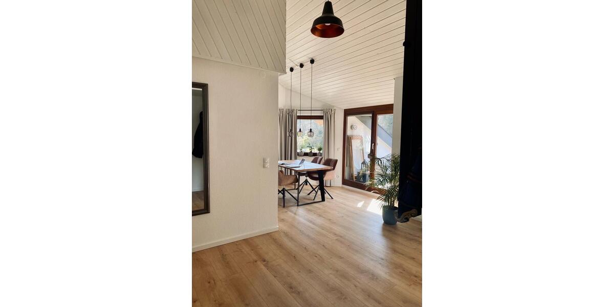 Dachgeschoßwohnung Tübingen Derendingen - 2.5 Zimmer, 65 m&sup2;, 1.250&euro; | Angebot:26019856