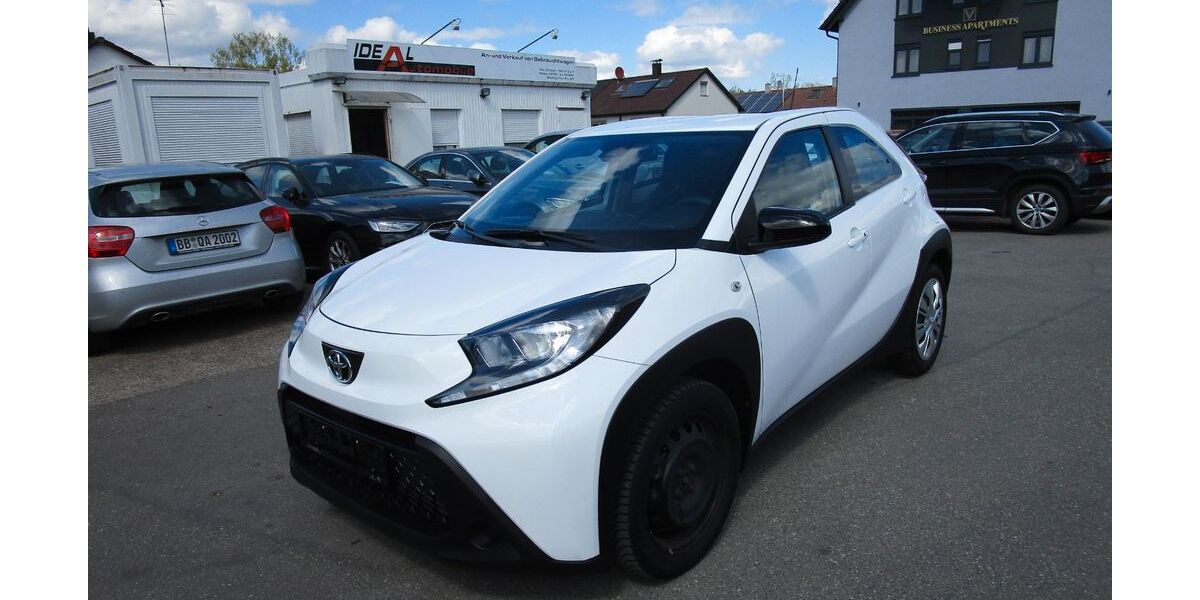 Toyota Aygo (X) 21.000 km 14.990 &euro; Böblingen 71032