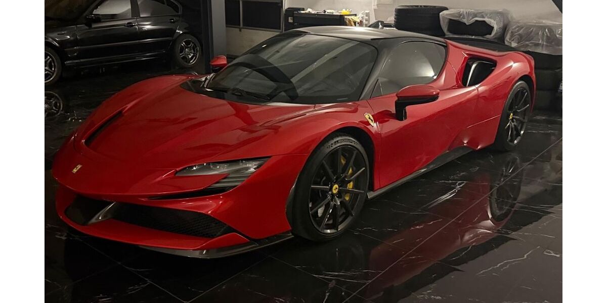 Ferrari SF90 5.950 km 390.000 &euro; Reutlingen 72760