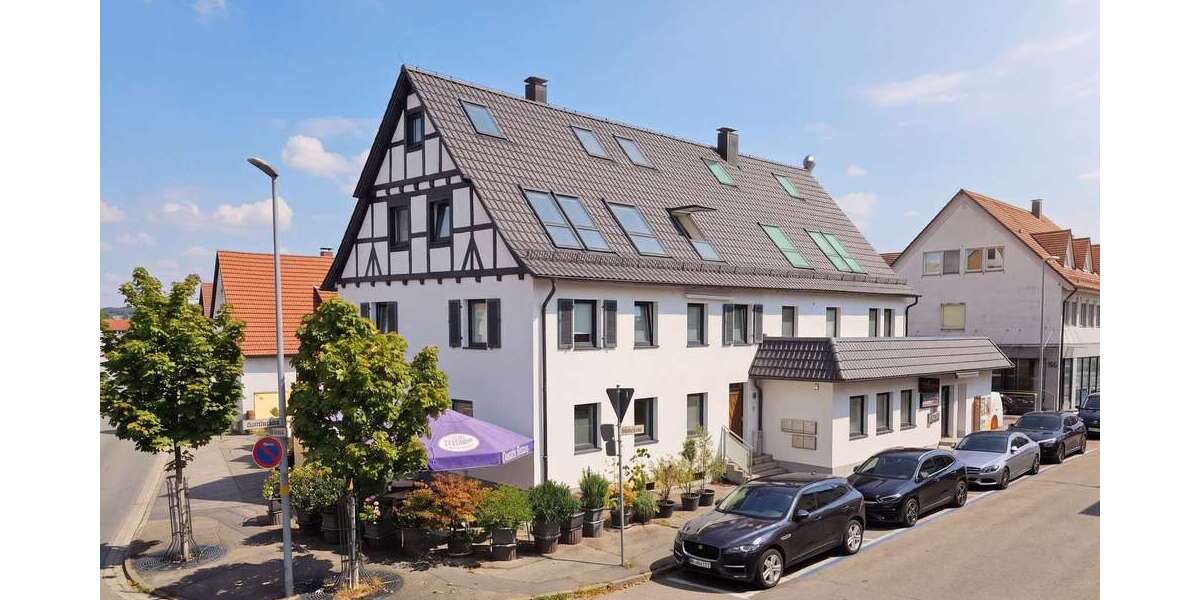 3 Zi. Dachgeschosswohnung mit zusätzlich ca. 30m² Bühnengrundfl. Galerie- od. Maisonette-Potenzial - Dachgeschoßwohnung Weilheim an der Teck | Angebot:27532418