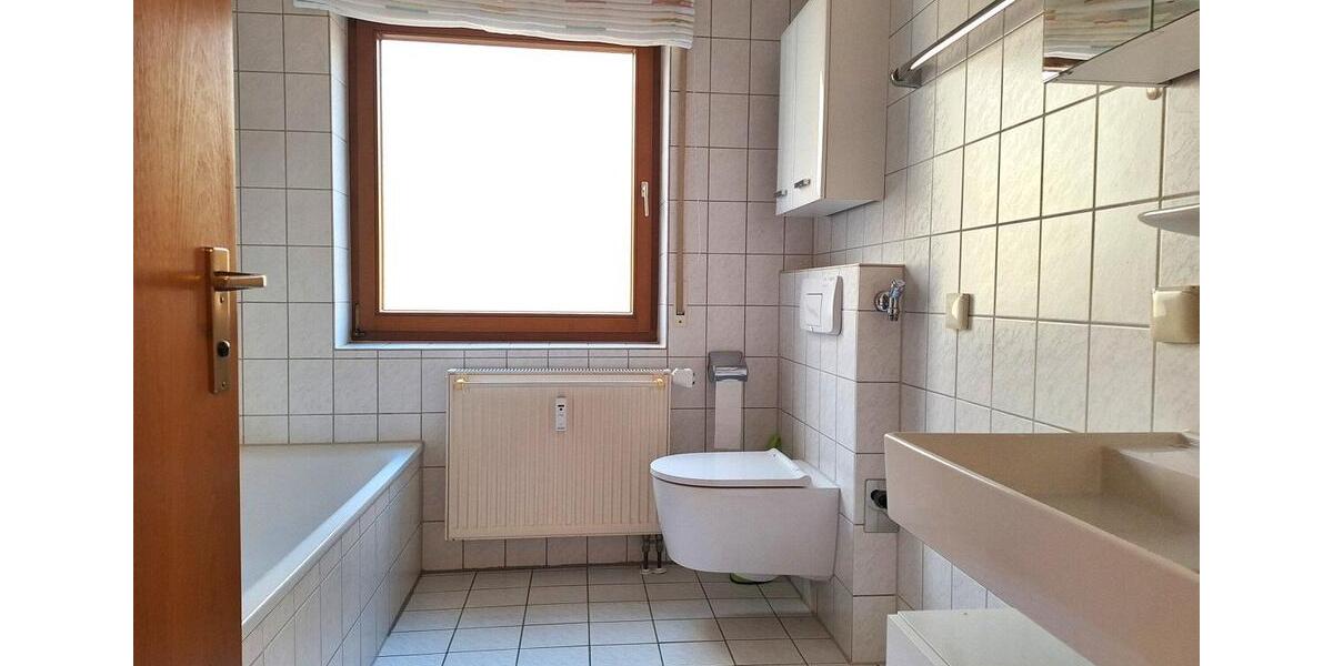 Etagenwohnung Pfullingen - 3 Zimmer, 78 m&sup2;, 800&euro; | Angebot:25973463