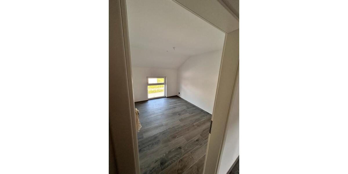 Dachgeschoßwohnung Rottenburg am Neckar - 4 Zimmer, 100 m&sup2;, 1.200&euro; | Angebot:26626032