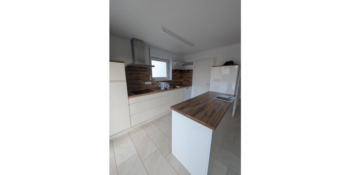 Dachgeschoßwohnung Nürtingen - 3 Zimmer, 89 m&sup2;, 950&euro; | Angebot:26045341