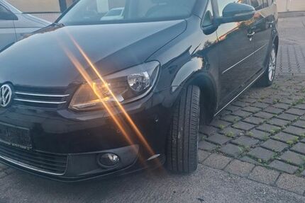 VW Touran 157.480 km 7.499 &euro; Reutlingen 72766