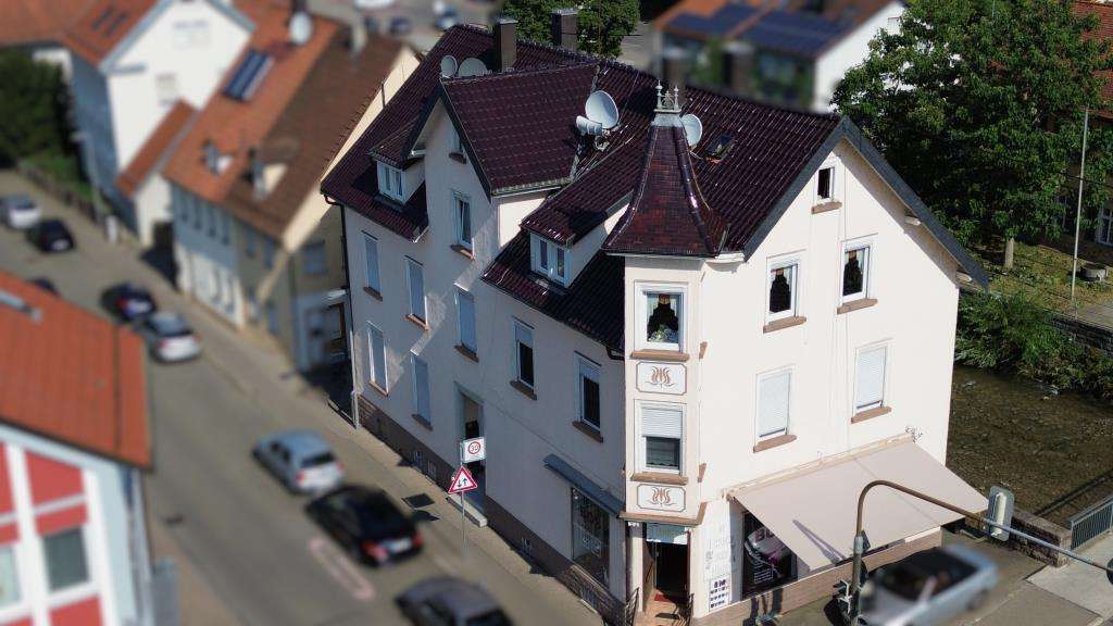 Einfamilienhaus Reutlingen Reutlingen-Betzingen - 15 Zimmer, 347 m&sup2;, 745.000&euro; | Angebot:27679799