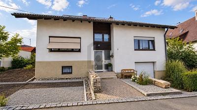 EIN- ODER ZWEIFAMILIENTRAUM - MIT AUSBAUPOTENTIAL - Einfamilienhaus Reutlingen Sondelfingen | Angebot:27715187