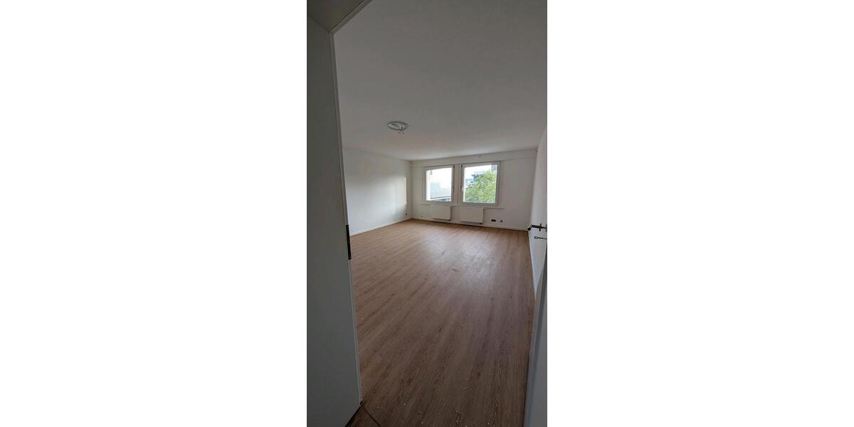 Etagenwohnung Reutlingen - 3.5 Zimmer, 90 m&sup2;, 1.290&euro; | Angebot:26693312