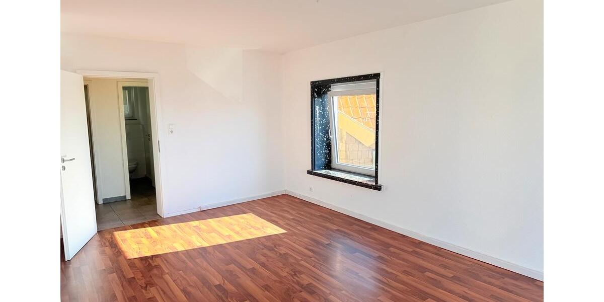 Etagenwohnung Esslingen am Neckar Hegensberg - 3 Zimmer, 75 m&sup2;, 1.250&euro; | Angebot:27600680