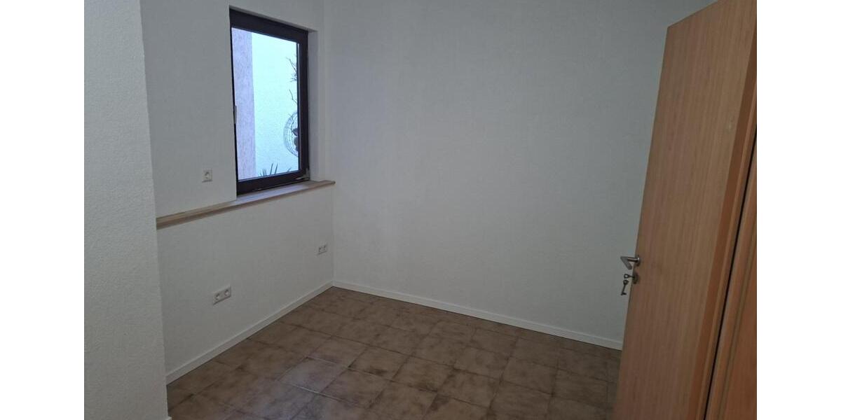 Erdgeschoßwohnung Rottenburg am Neckar - 4 Zimmer, 110 m&sup2;, 320.000&euro; | Angebot:25638115
