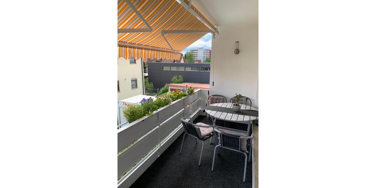 Etagenwohnung Reutlingen Altenburg - 4 Zimmer, 100 m&sup2;, 1.200&euro; | Angebot:25713650