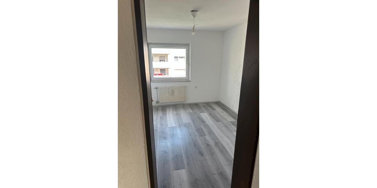 Etagenwohnung Gärtringen - 3 Zimmer, 84 m&sup2;, 300.000&euro; | Angebot:26898423