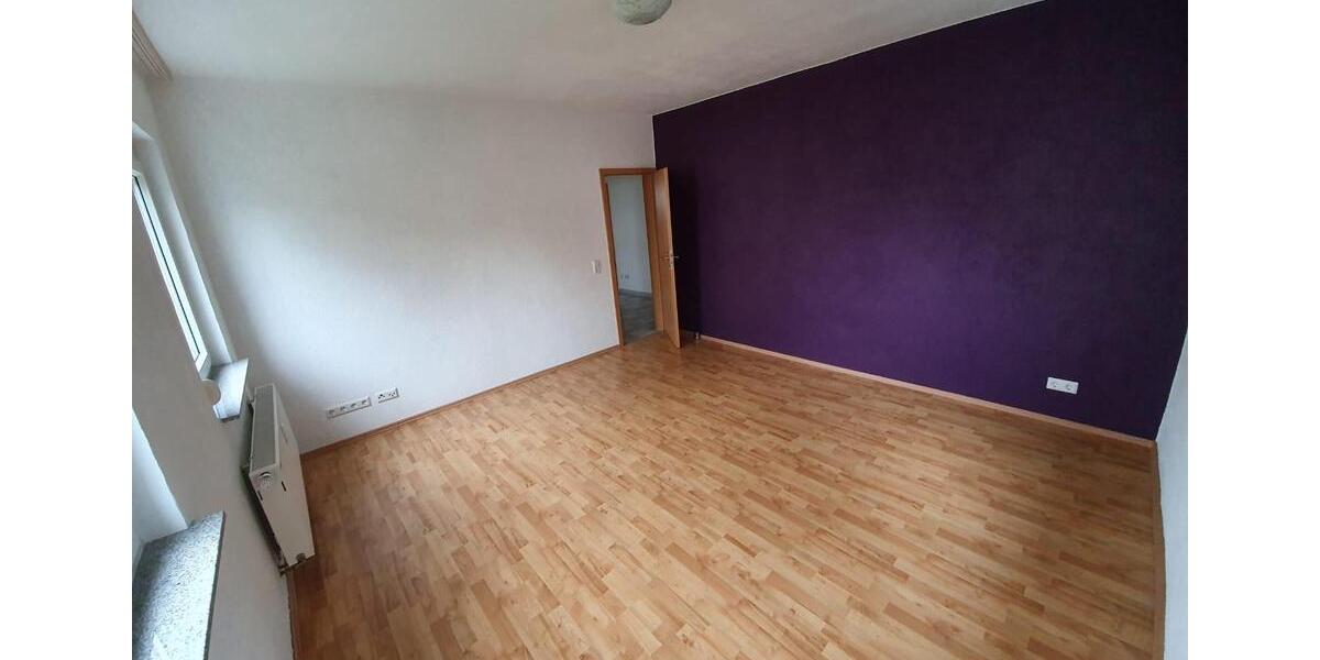 Erdgeschoßwohnung Pfullingen - 4 Zimmer, 90 m&sup2;, 1.300&euro; | Angebot:26676220