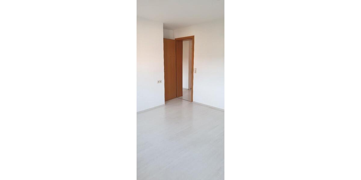 Etagenwohnung Gomaringen - 4 Zimmer, 81 m&sup2;, 850&euro; | Angebot:27605021