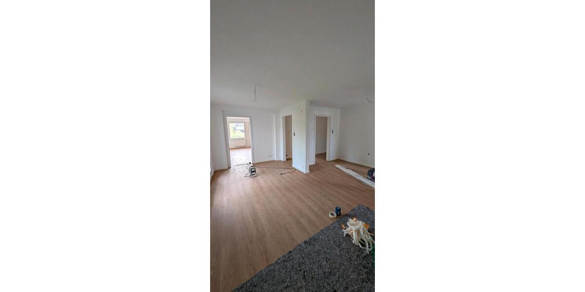 Etagenwohnung Reutlingen - 3.5 Zimmer, 90 m&sup2;, 1.290&euro; | Angebot:26693312