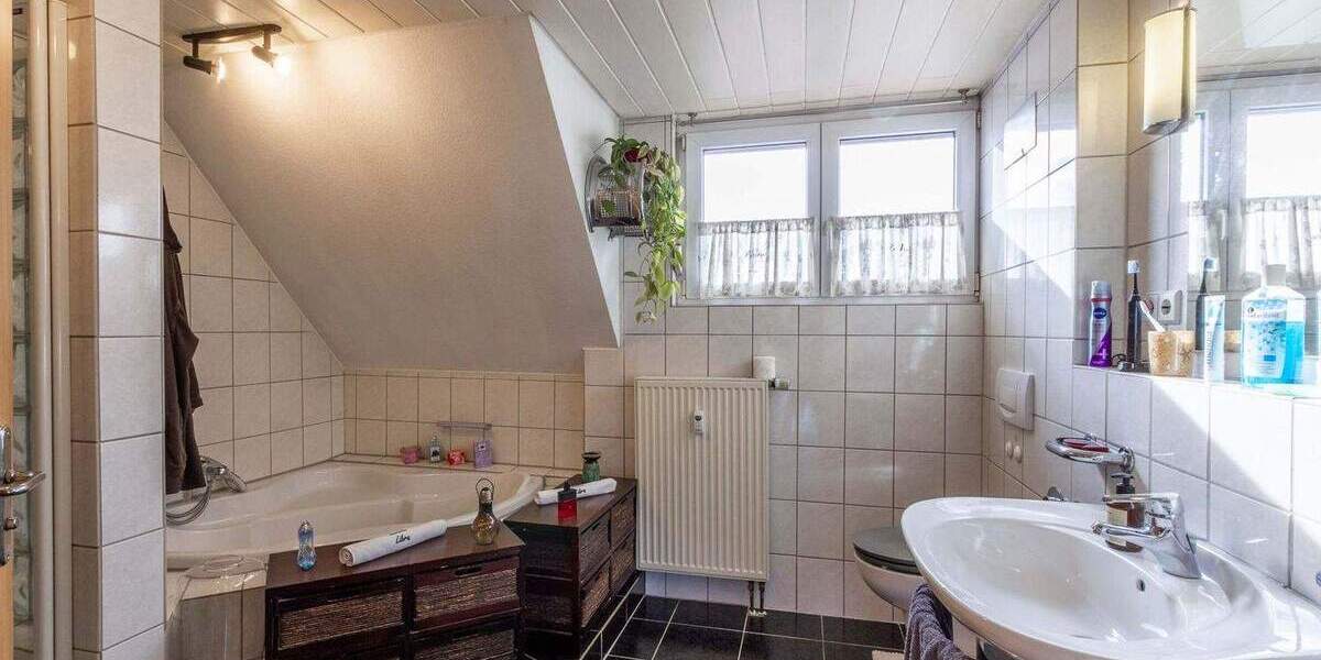 Mehrfamilienhaus, Wohnhaus Frickenhausen - 1 Zimmer, 376 m&sup2;, 867.000&euro; | Angebot:25845943