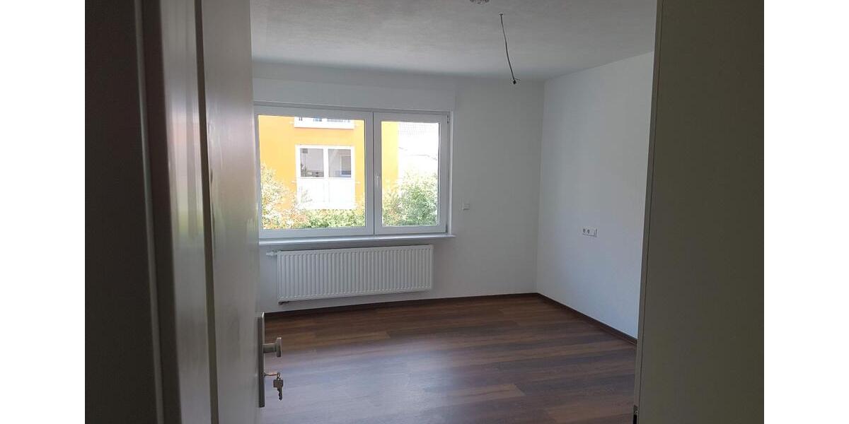 Reihenhaus Esslingen am Neckar Hegensberg - 5 Zimmer, 130 m&sup2;, 549.000&euro; | Angebot:27608848