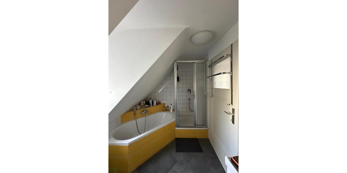 Dachgeschoßwohnung Nürtingen - 4 Zimmer, 69 m&sup2;, 960&euro; | Angebot:25966479