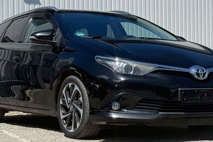 Toyota Auris 159.000 km 7.990 &euro; Reutlingen 72766